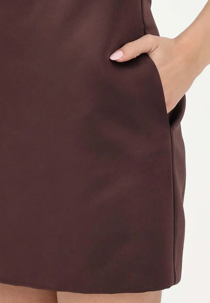 Abito corto cacao da donna con collana miniatura 3
