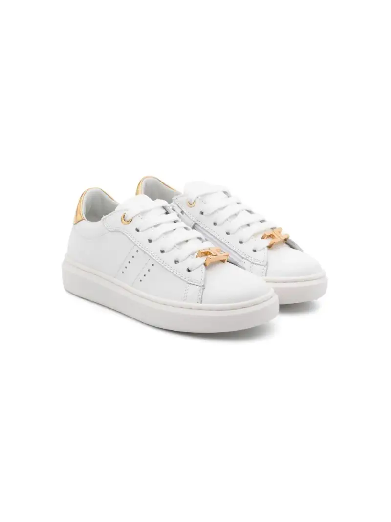 Sneakers bianche dettagli e placca logo oro Bianco