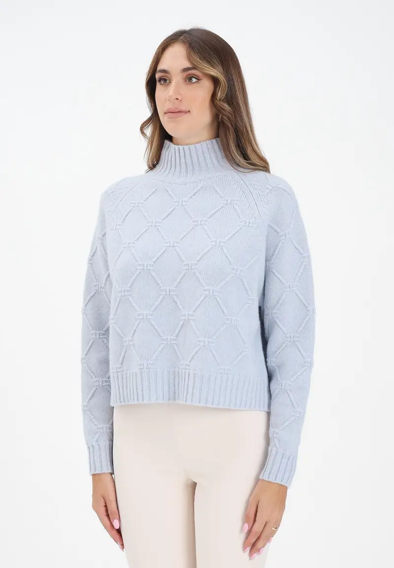Maglione a collo alto celeste da donna con losanghe jacquard