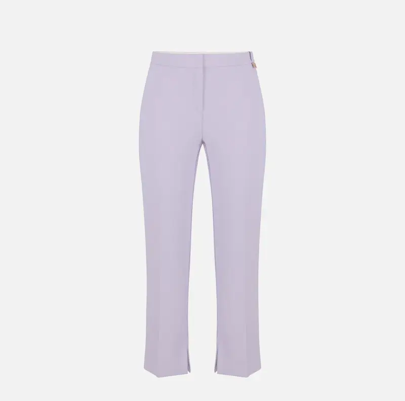 Pantaloni in crêpe leggero con logo charm