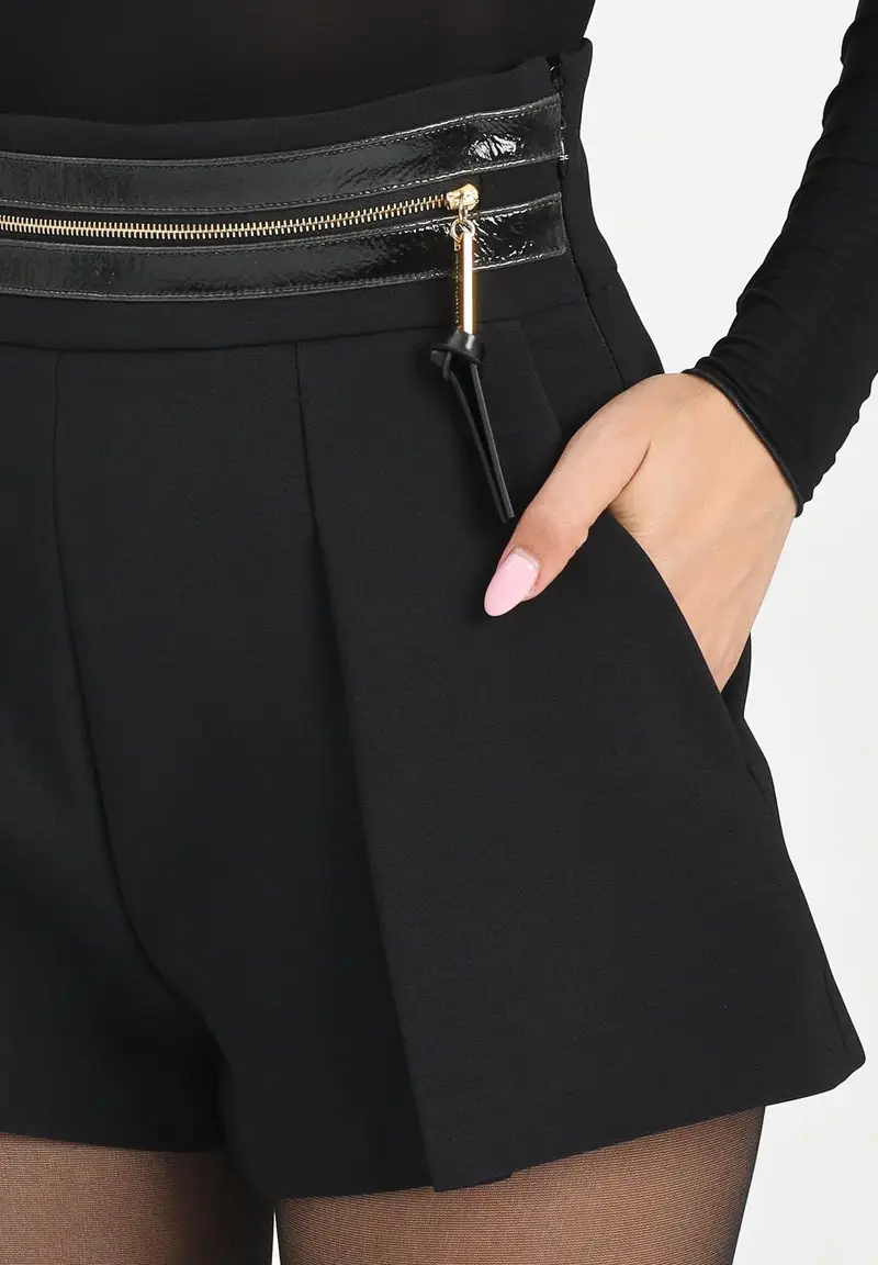 ELISABETTA FRANCHI Shorts nero da donna con fascia craquelé miniatura 2