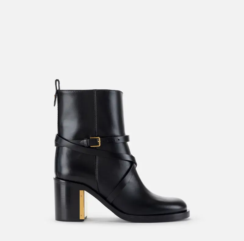 Stivaletti in pelle con cinturini