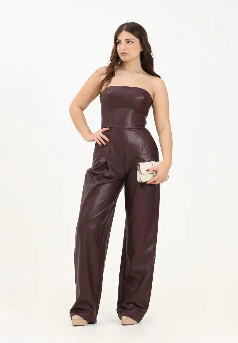 Tuta marrone da donna realizzata in materiale sintetico effetto pelle miniatura 2