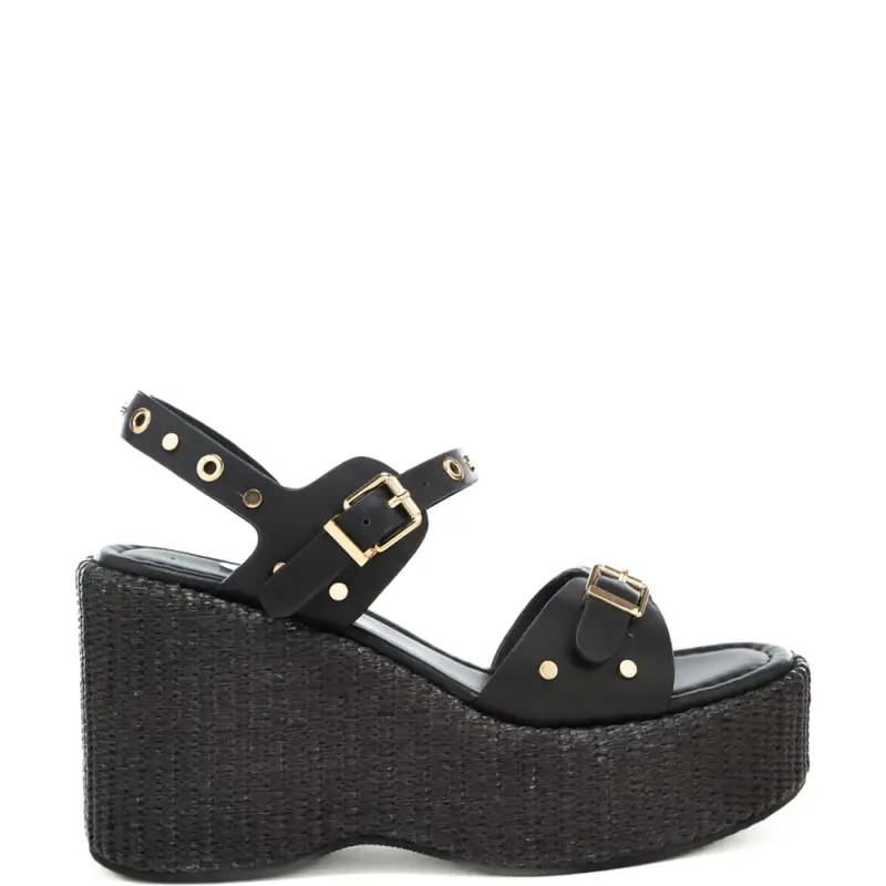 sandali alti da donna yumi in vera pelle con borchie nere