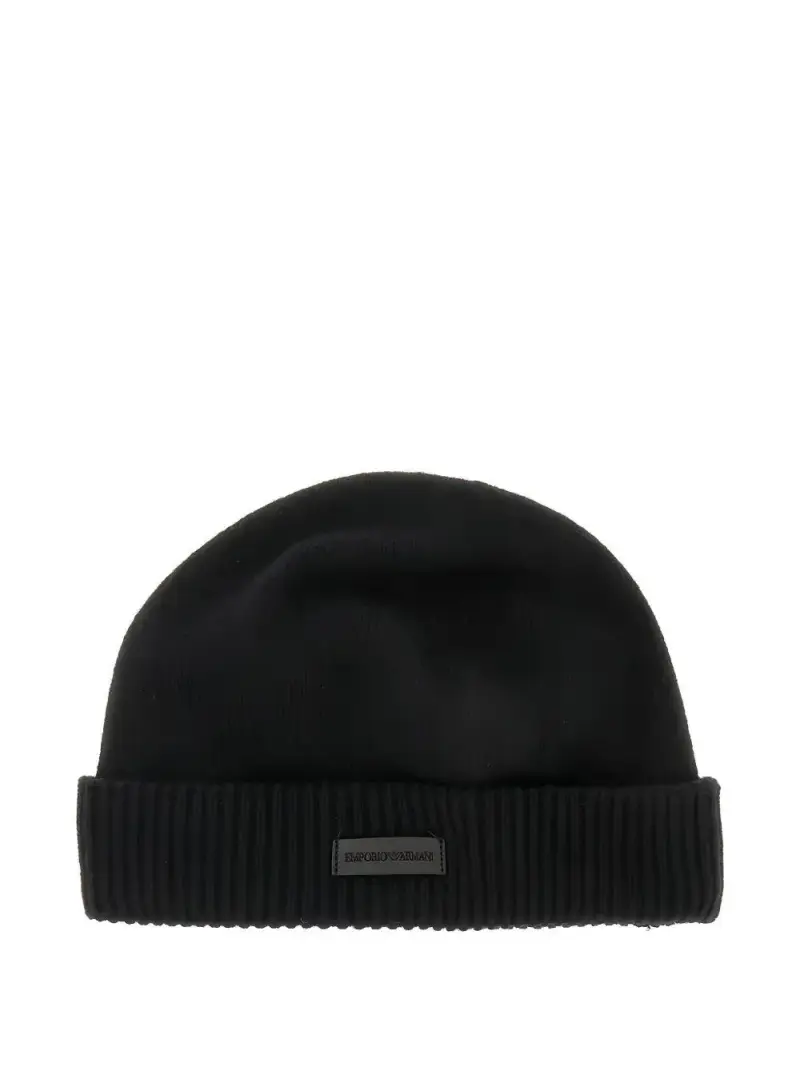 Cappello nero con patch con logo