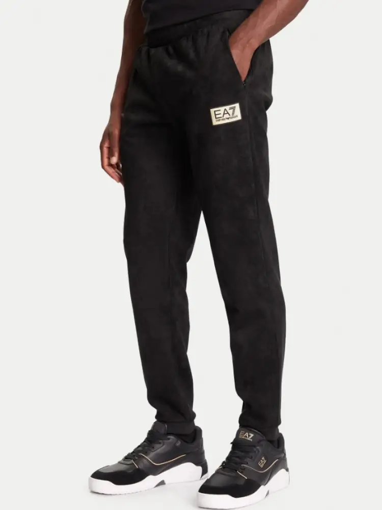 pantalone tuta nero con patch logo