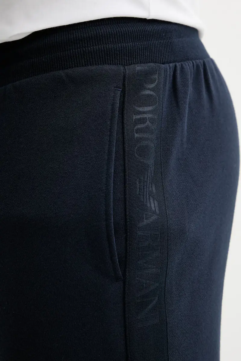 pantaloni tuta uomo colore blu navy con applicazione EM000500 AF14976 miniatura 3