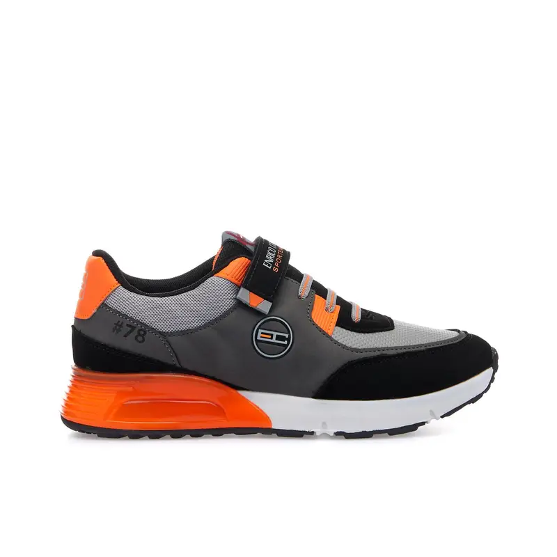 Sneakers da bimbo grigie e arancio fluo con strappo