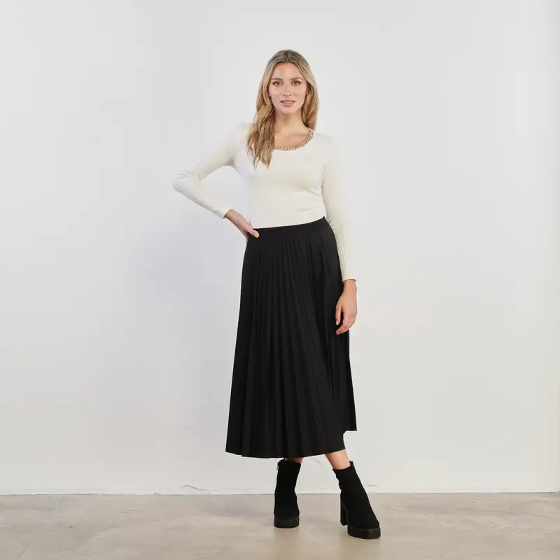 Gonna midi nera plissettata con elastico in vita