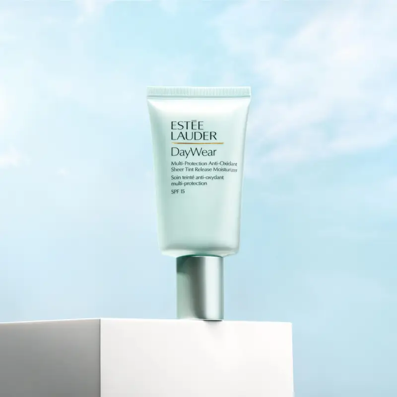 DayWear Sheer Tint Release SPF15 - Crema colorata viso miniatura 5