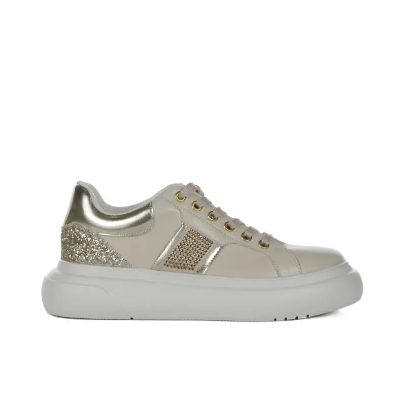 Sneakers beige con suola platform e dettaglio strass