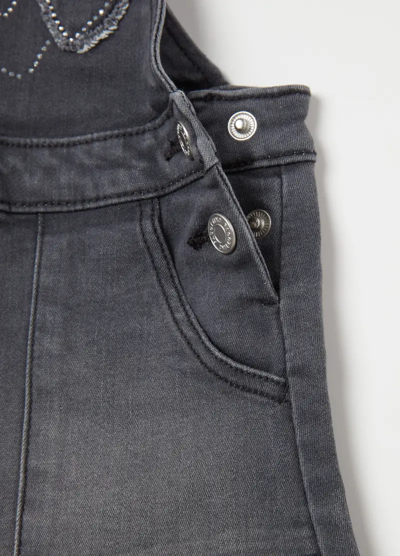 Salopette Gonna In Denim Con Cuori Di Strass, Bambina, Grigio miniatura 3