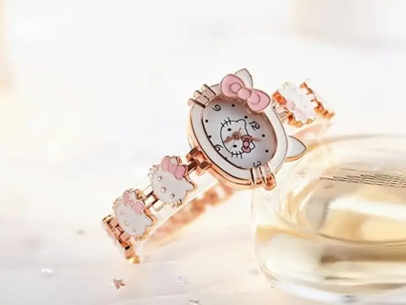 FASHION YO Orologio analogico al quarzo con cinturino in acciaio inox, motivo: gatti e ragazze, idea regalo per bambini, Hello Kitty Bianco, Moderno miniatura 3