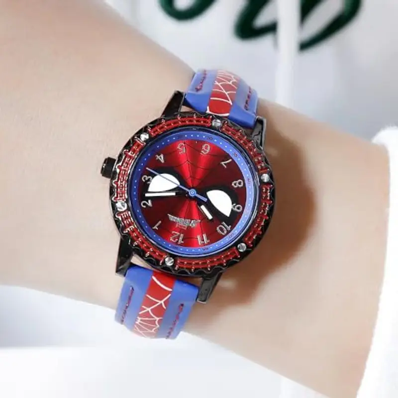 FASHION YO Orologio analogico al quarzo con cinturino in acciaio inox, motivo: gatti e ragazze, idea regalo per bambini, Spiderman., Cinturino miniatura 3