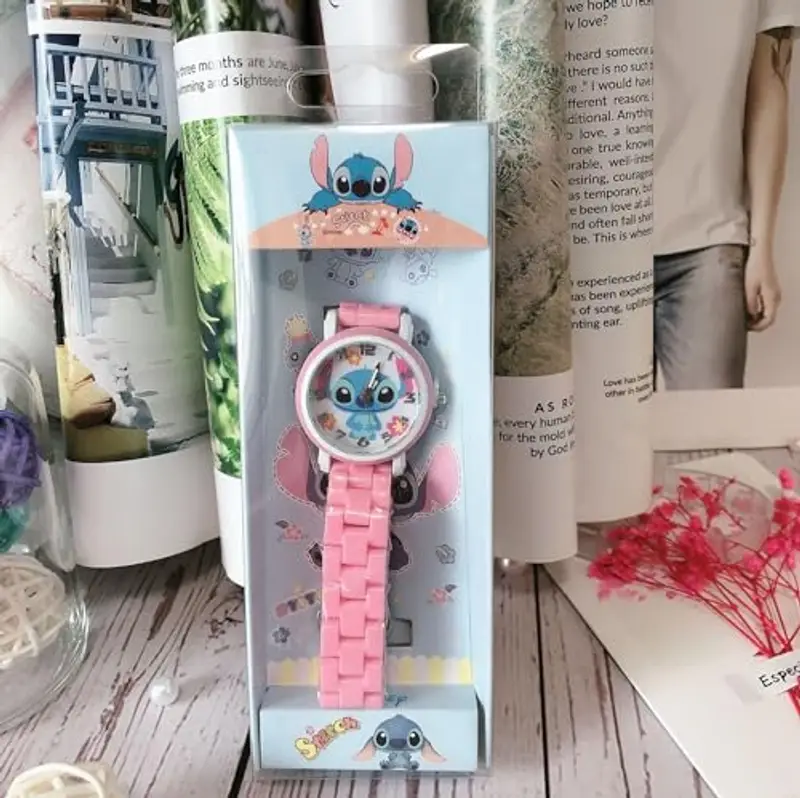 FASHION YO Orologio analogico al quarzo con cinturino in acciaio inox, motivo: gatti e ragazze, idea regalo per bambini, Stitch Rosa, Bracciale miniatura 2