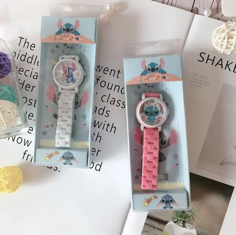 FASHION YO Orologio analogico al quarzo con cinturino in acciaio inox, motivo: gatti e ragazze, idea regalo per bambini, Stitch Rosa, Bracciale miniatura 3