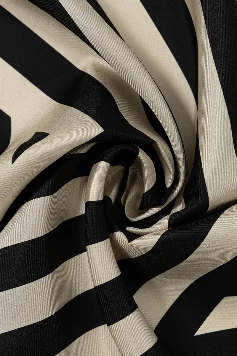 foulard in seta donna colore nero 31821 miniatura 4