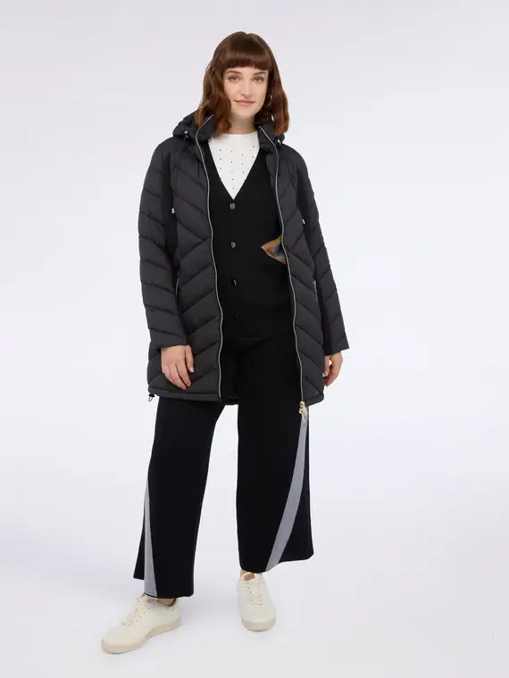 Piumino lungo trapuntato con cappuccio Donna, Nero (46 IT) miniatura 3