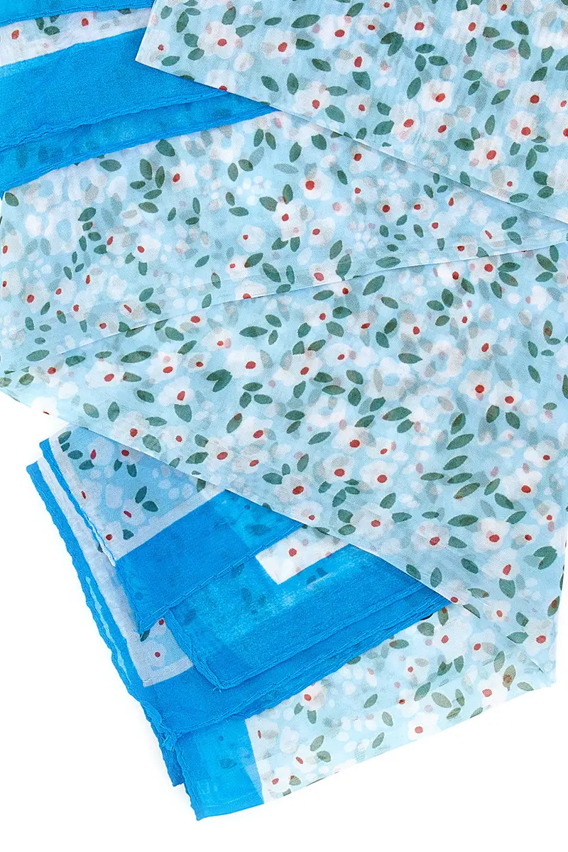 Foulard azzurra con fantasia floreale in tessuto leggero Coveri SCIAR/0996 miniatura 3