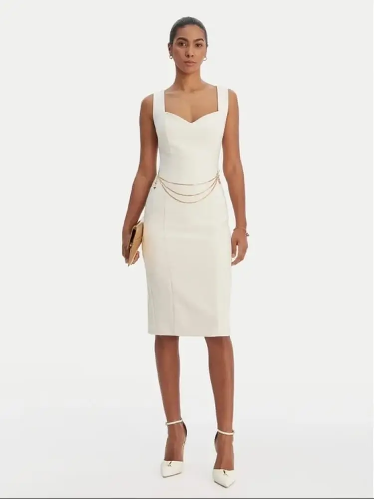 abito a tubino midi panna con accessorio gioiello