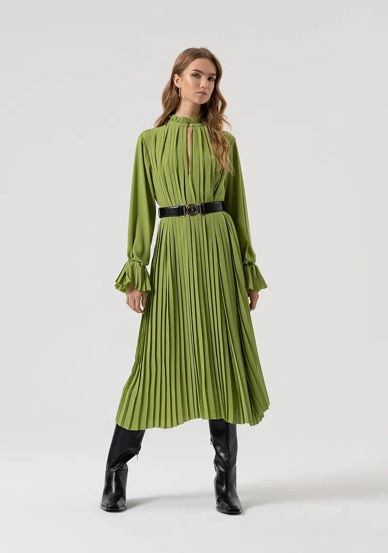 Abito flare lungo in tessuto plissettato