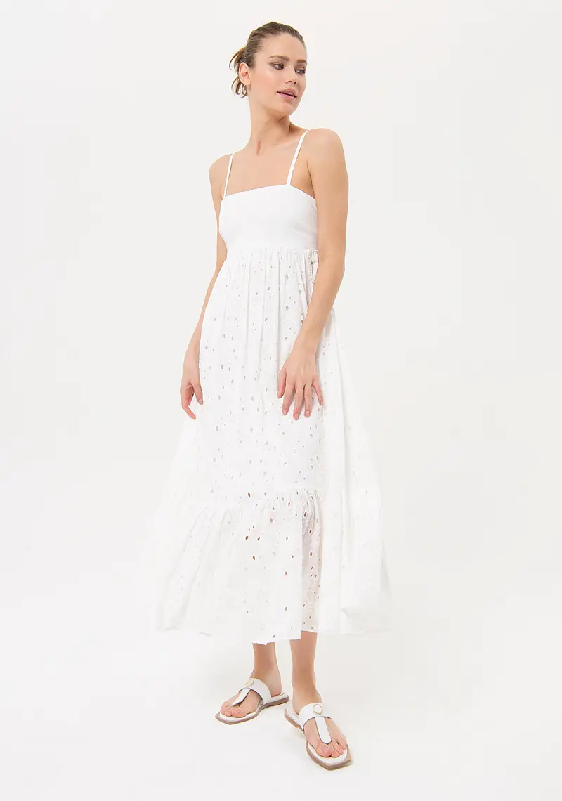 Abito regular lungo in pizzo San Gallo