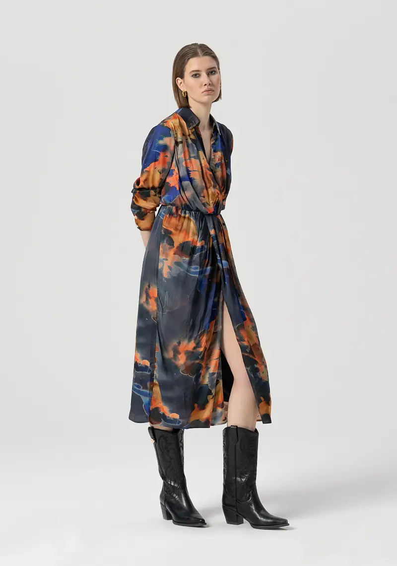 Abito regular midi con fantasia astratta
