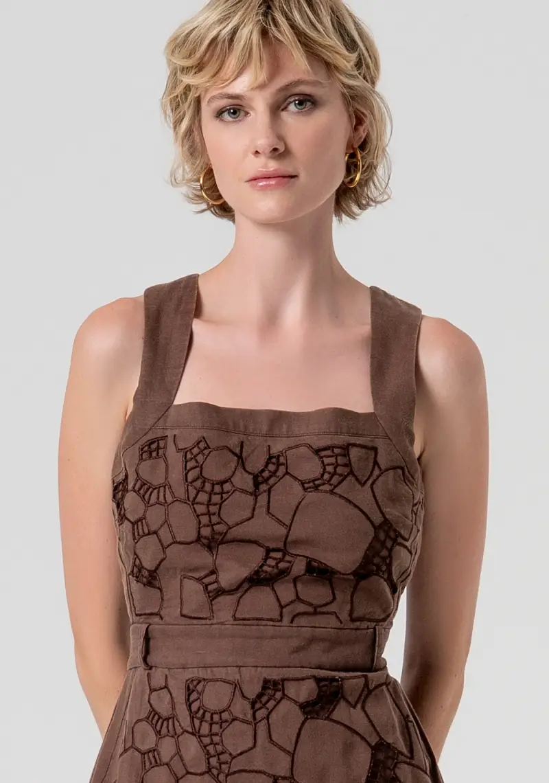 Abito senza maniche a tubino midi in tessuto ricamato miniatura 2