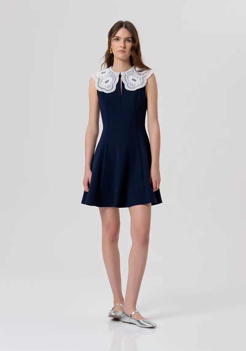 Abito senza maniche con colletto in pizzo