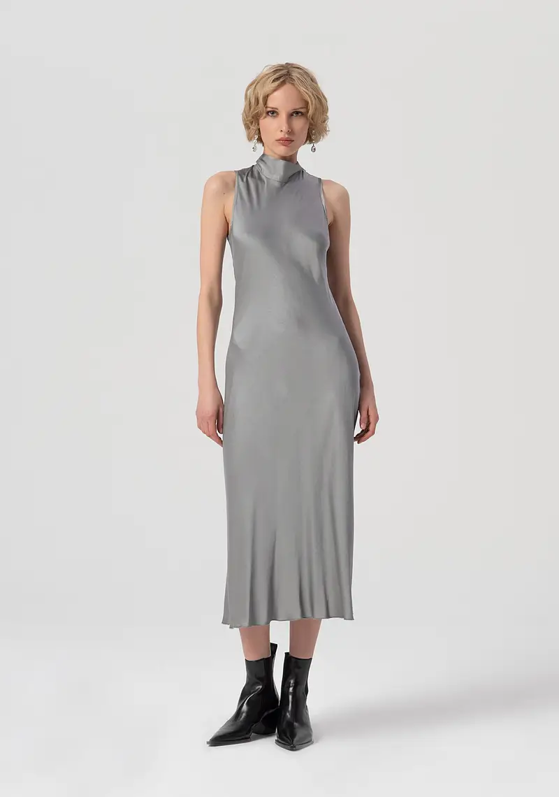 Abito senza maniche in raso midi