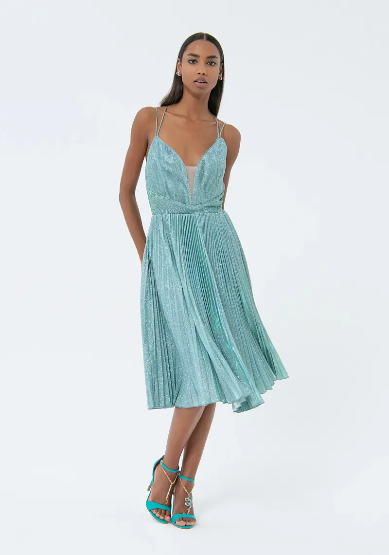 Abito senza maniche midi in tessuto metallico plissettato