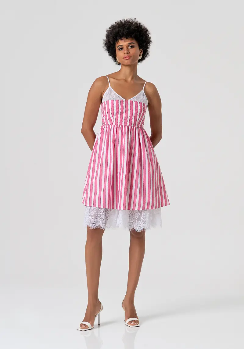 Abito senza maniche mini con inserti in pizzo