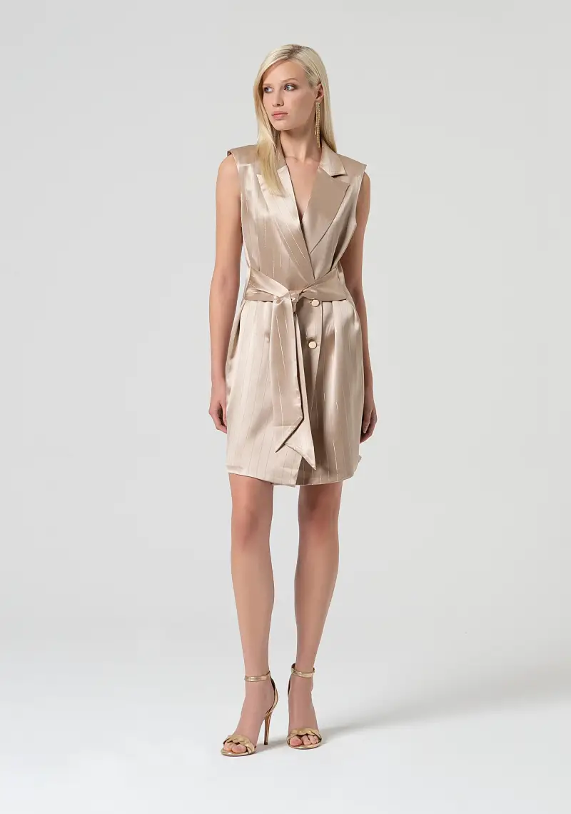 Abito senza maniche mini in raso con strass