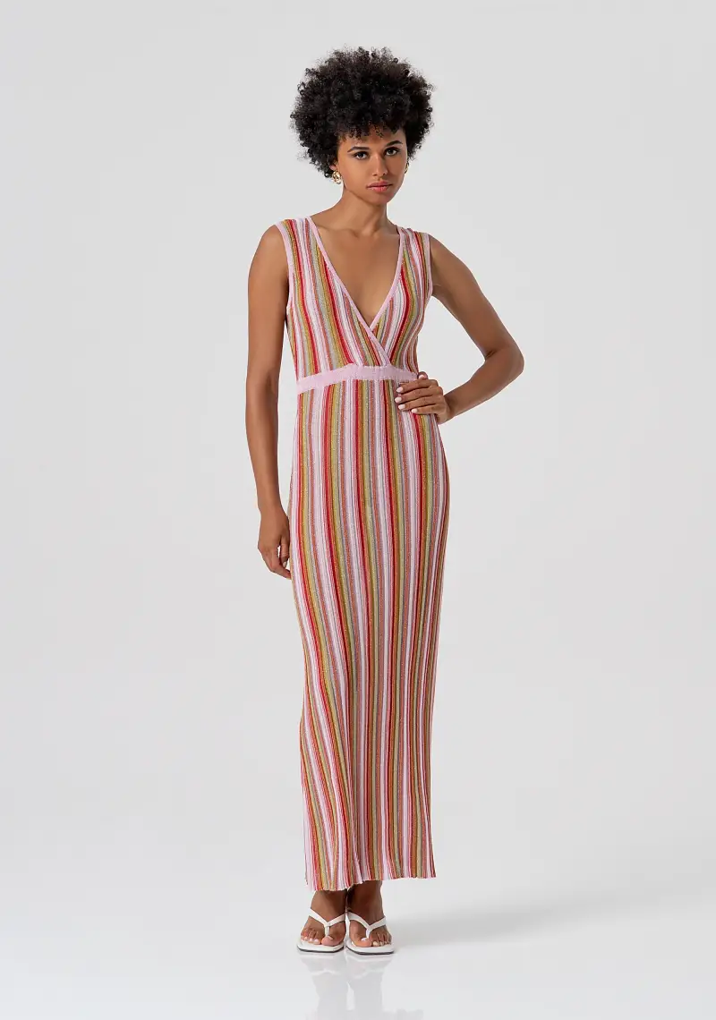 Abito slim lungo senza maniche in maglia con lurex