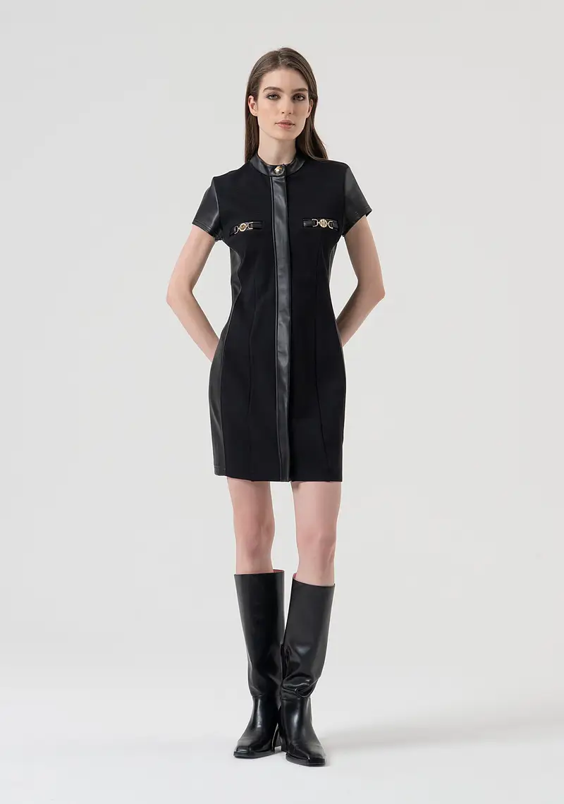 Abito slim mini in mix di tessuti