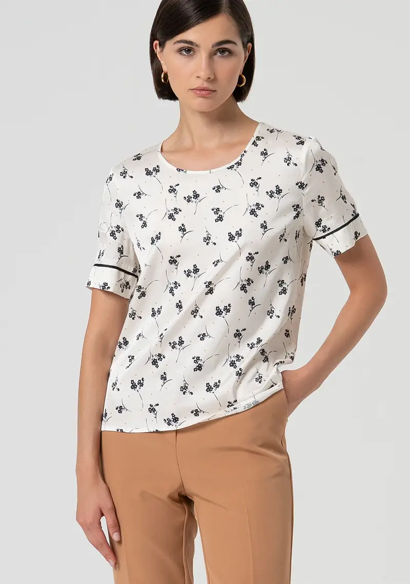 Blusa regular in fantasia floreale