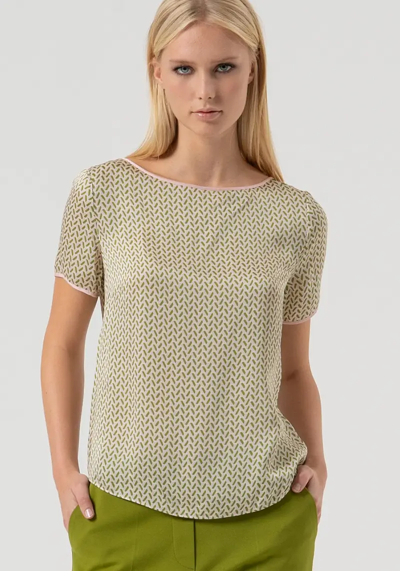 Blusa regular in fantasia geometrica con seta