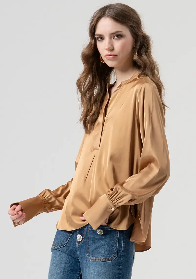 Blusa regular in raso miniatura 2