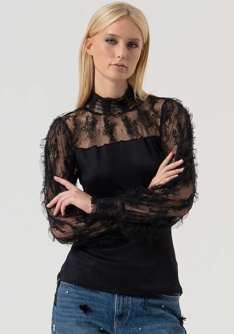 Blusa slim con inserti in pizzo