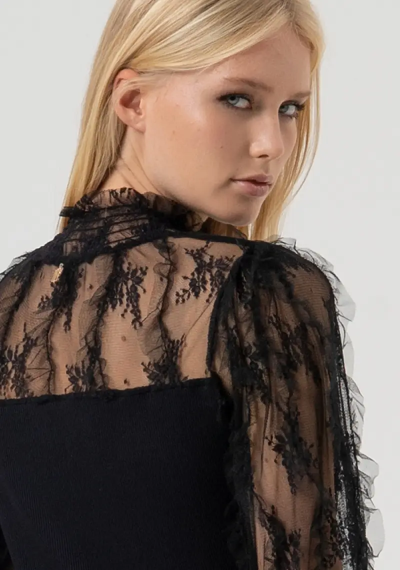 Blusa slim con inserti in pizzo miniatura 2