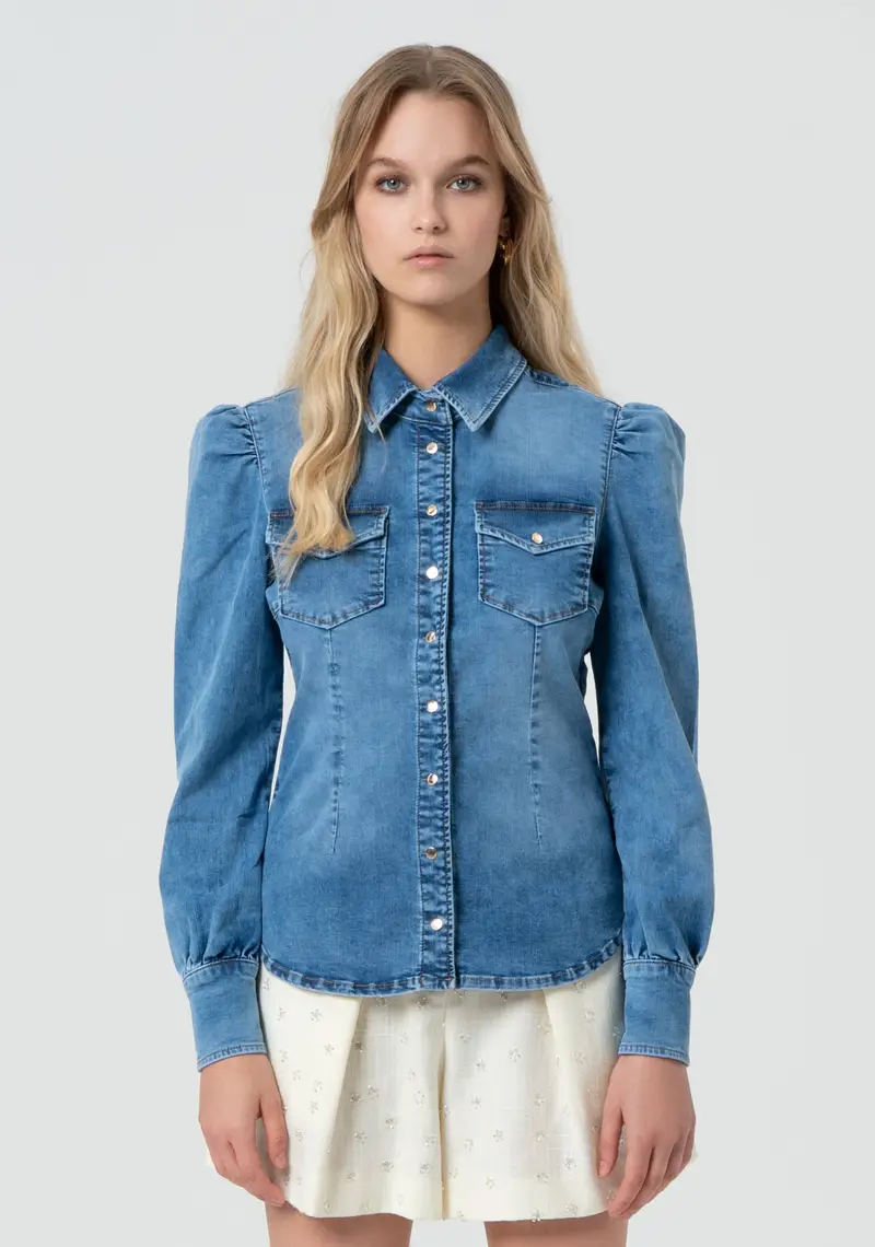 Camicia in denim con maniche a sbuffo