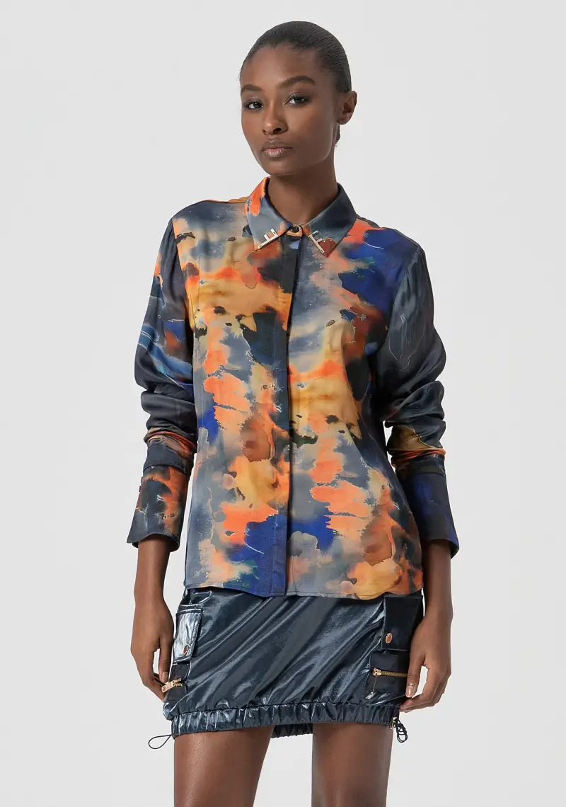 Camicia regular in fantasia astratta