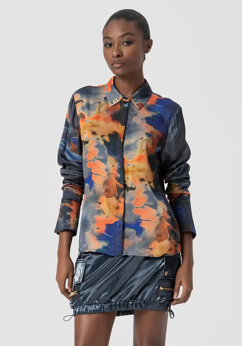Camicia regular in fantasia astratta