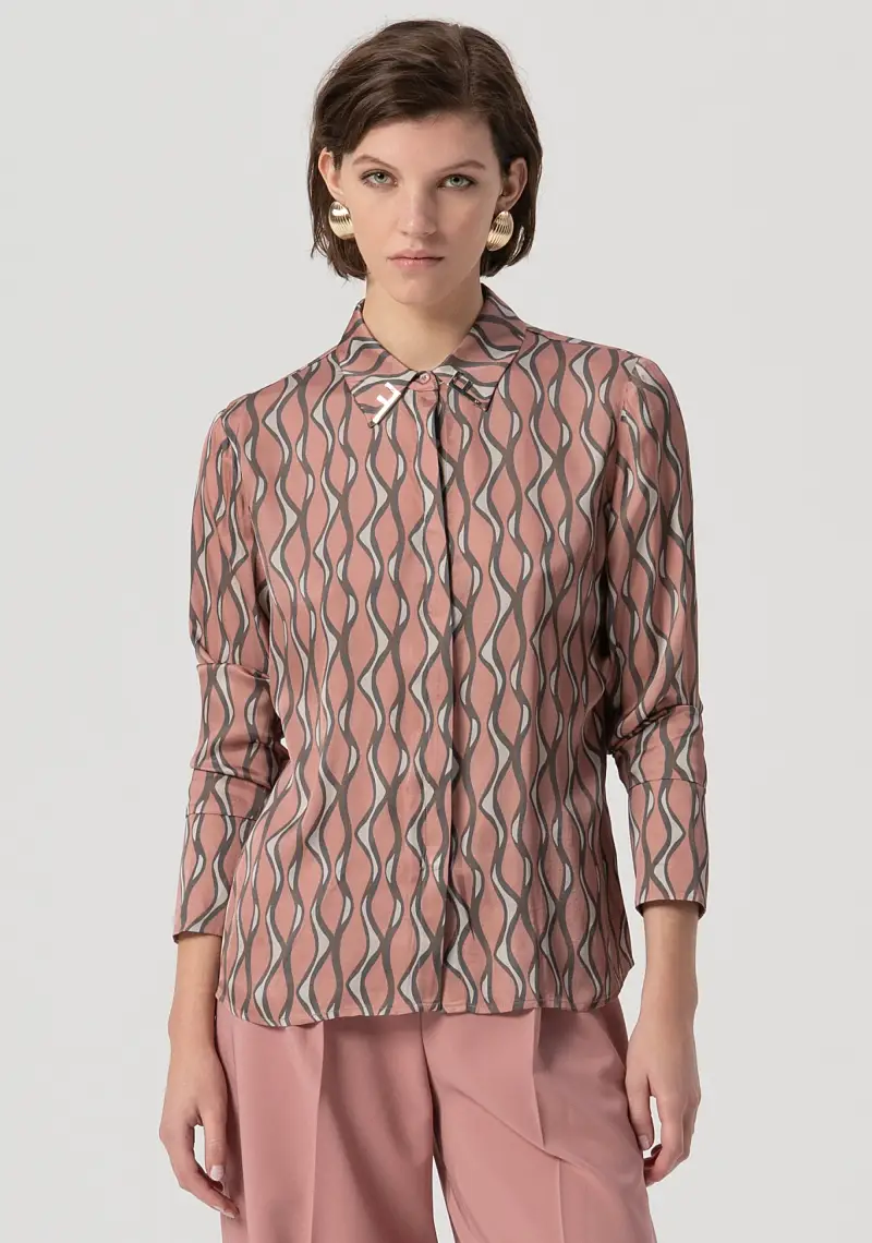 Camicia regular in fantasia astratta