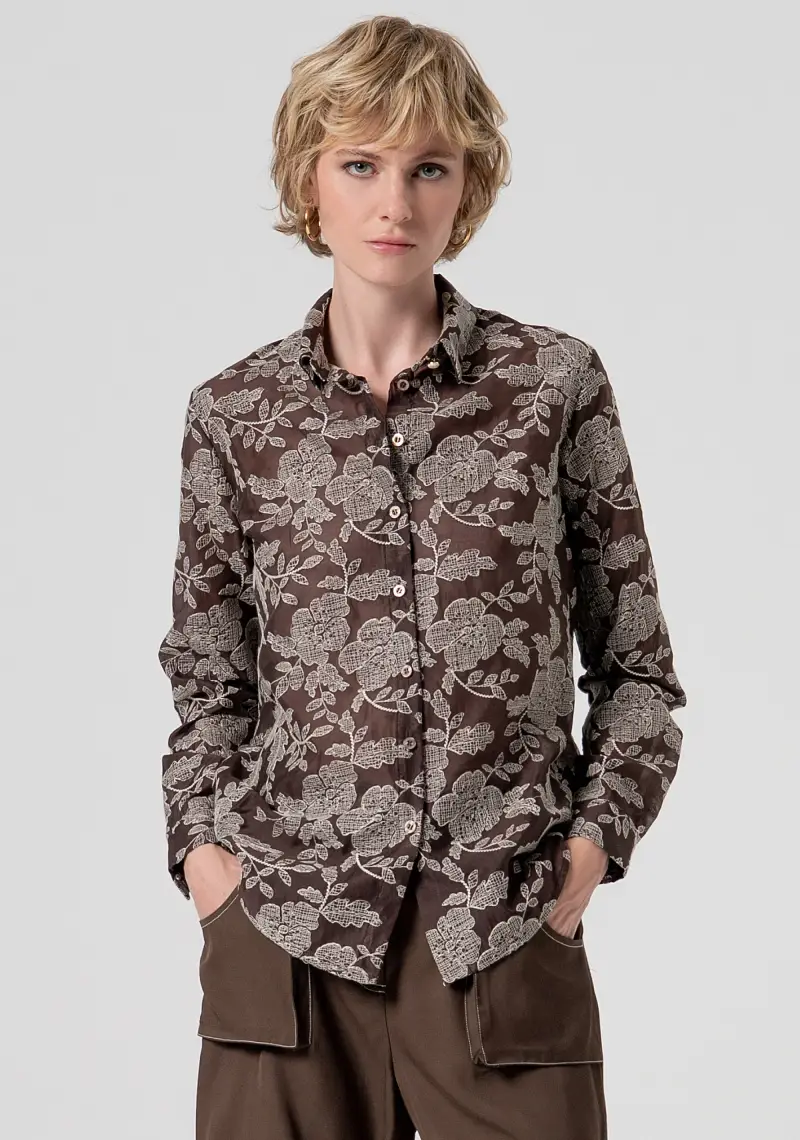 Camicia regular in tessuto con ricami floreali