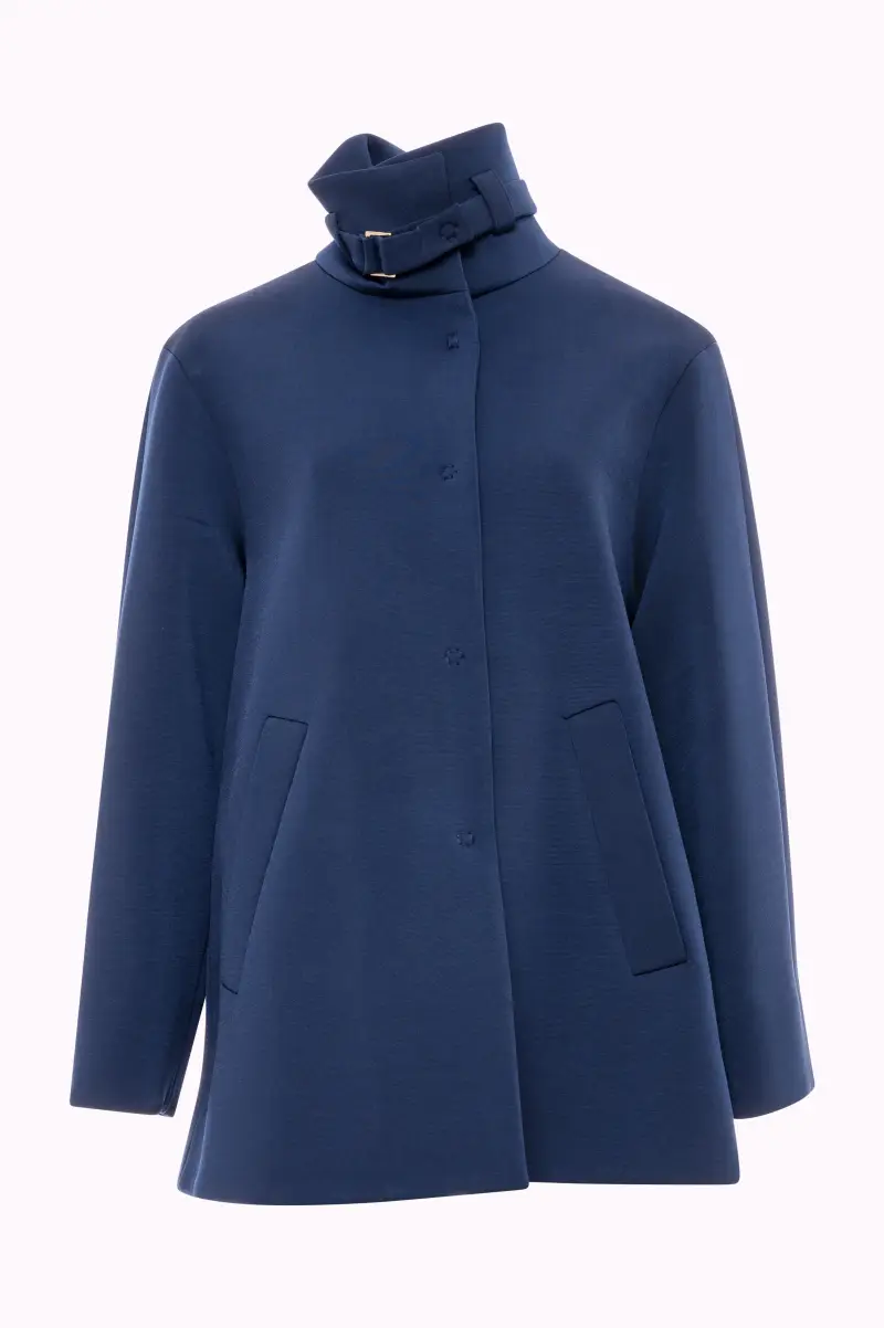 Cappotto Corto con Collo Alto a Imbuto e Fibbia