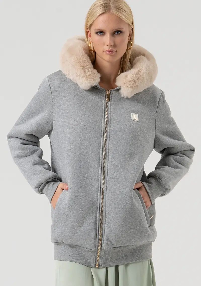 Felpa imbottita over con cappuccio