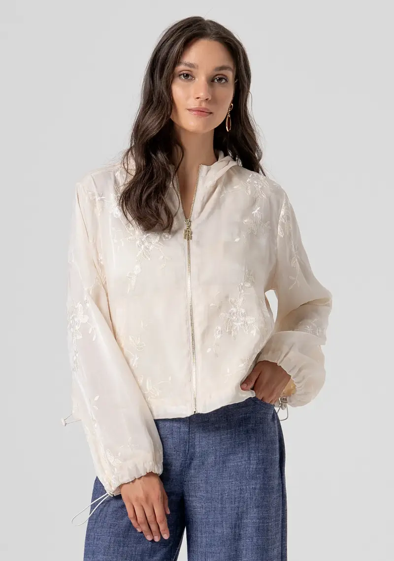 Giacca regular modello bomber in tessuto con ricami floreali