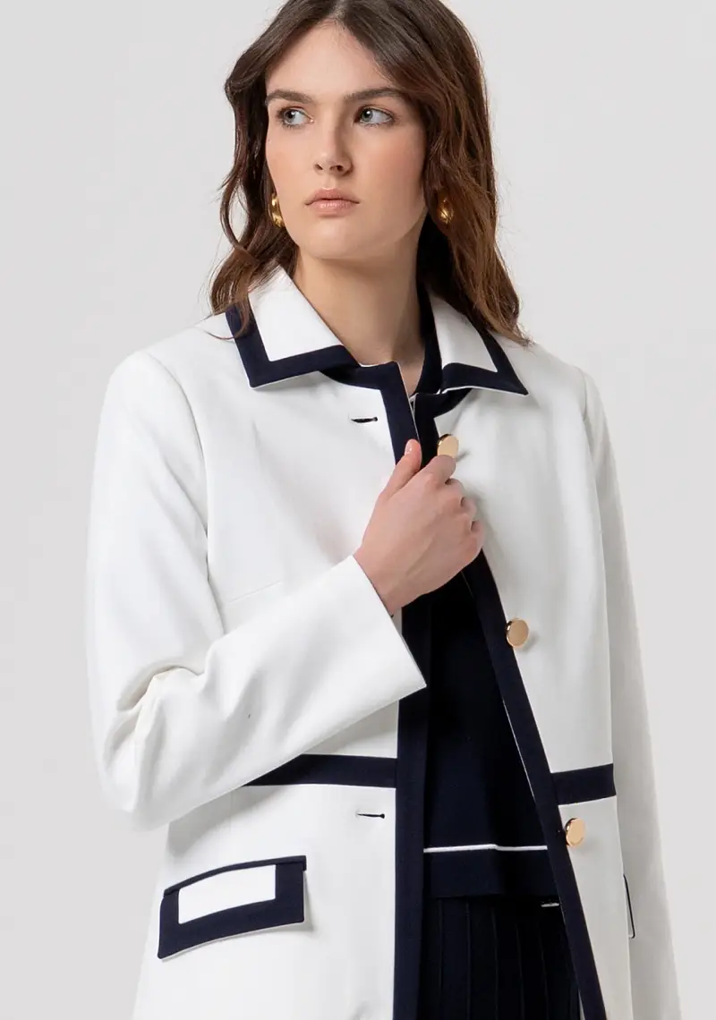 Giacca slim modello spolverino con apertura centrale con bottoni miniatura 2