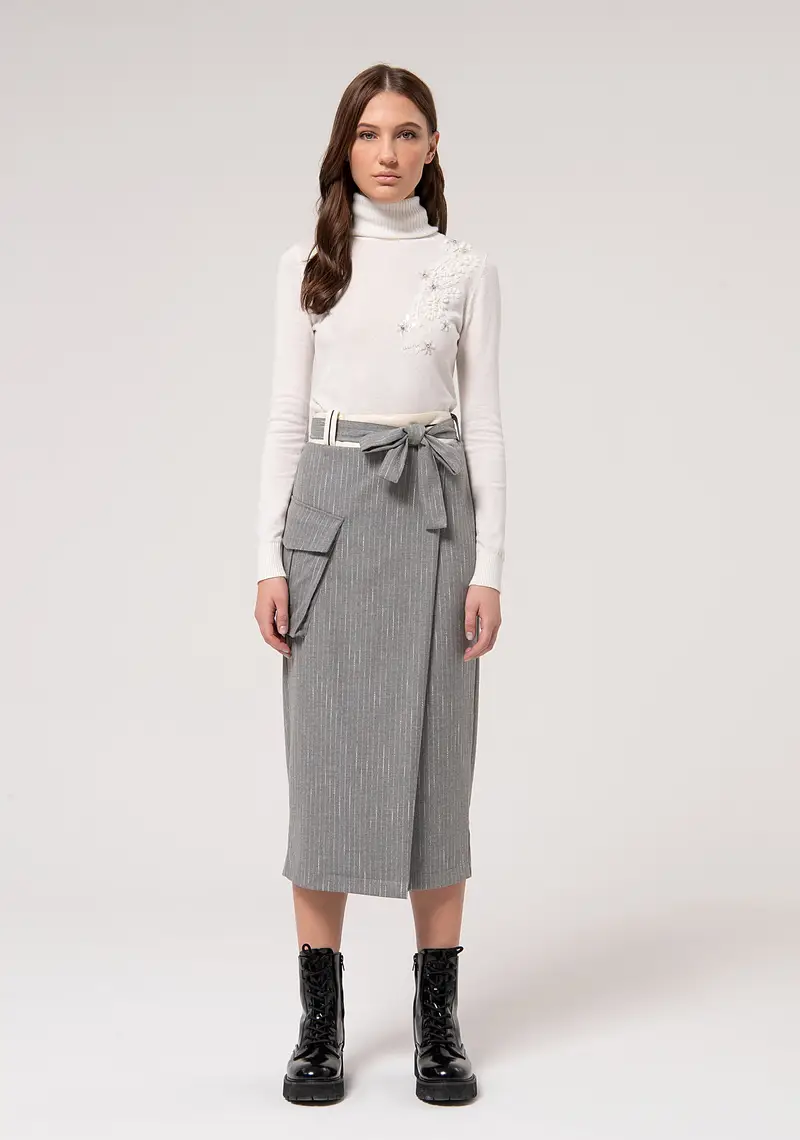 Gonna regular midi a portafoglio in tessuto gessato